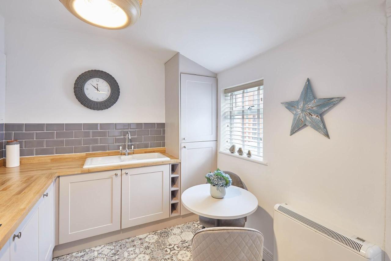 Host & Stay - Den At Westcliff Whitby Exteriör bild